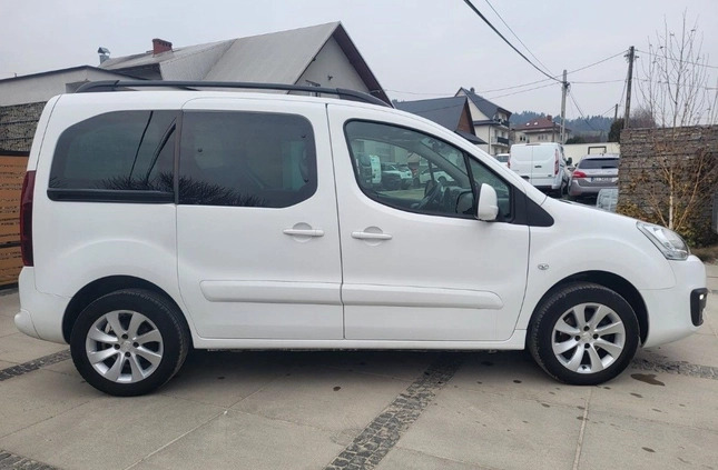 Peugeot Partner cena 46999 przebieg: 163610, rok produkcji 2019 z Chęciny małe 191